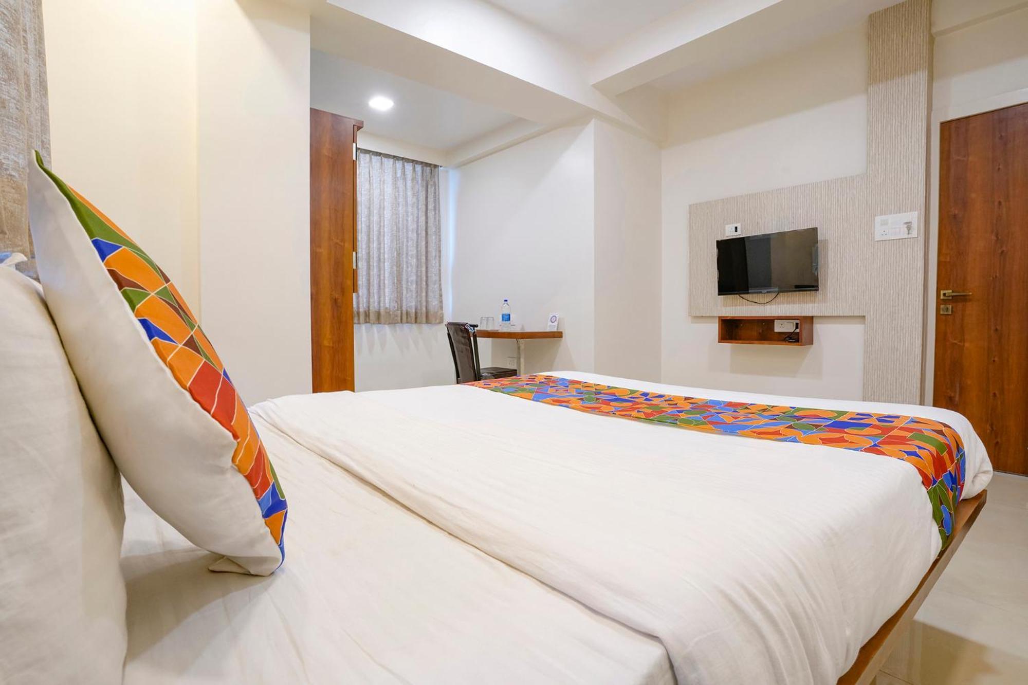 Fabhotel The Mint ムンバイ エクステリア 写真